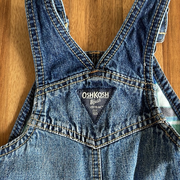 OshKosh B’gosh Overalls - Sz 9M - Picture 6 of 9